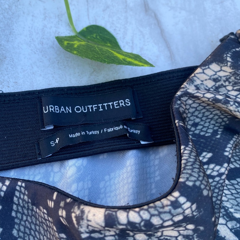 Urban Outfitters Snake Skin Y2K Mini Skirt Zip Animal Print Edgy Trashy Pattern - Picture 7 of 10